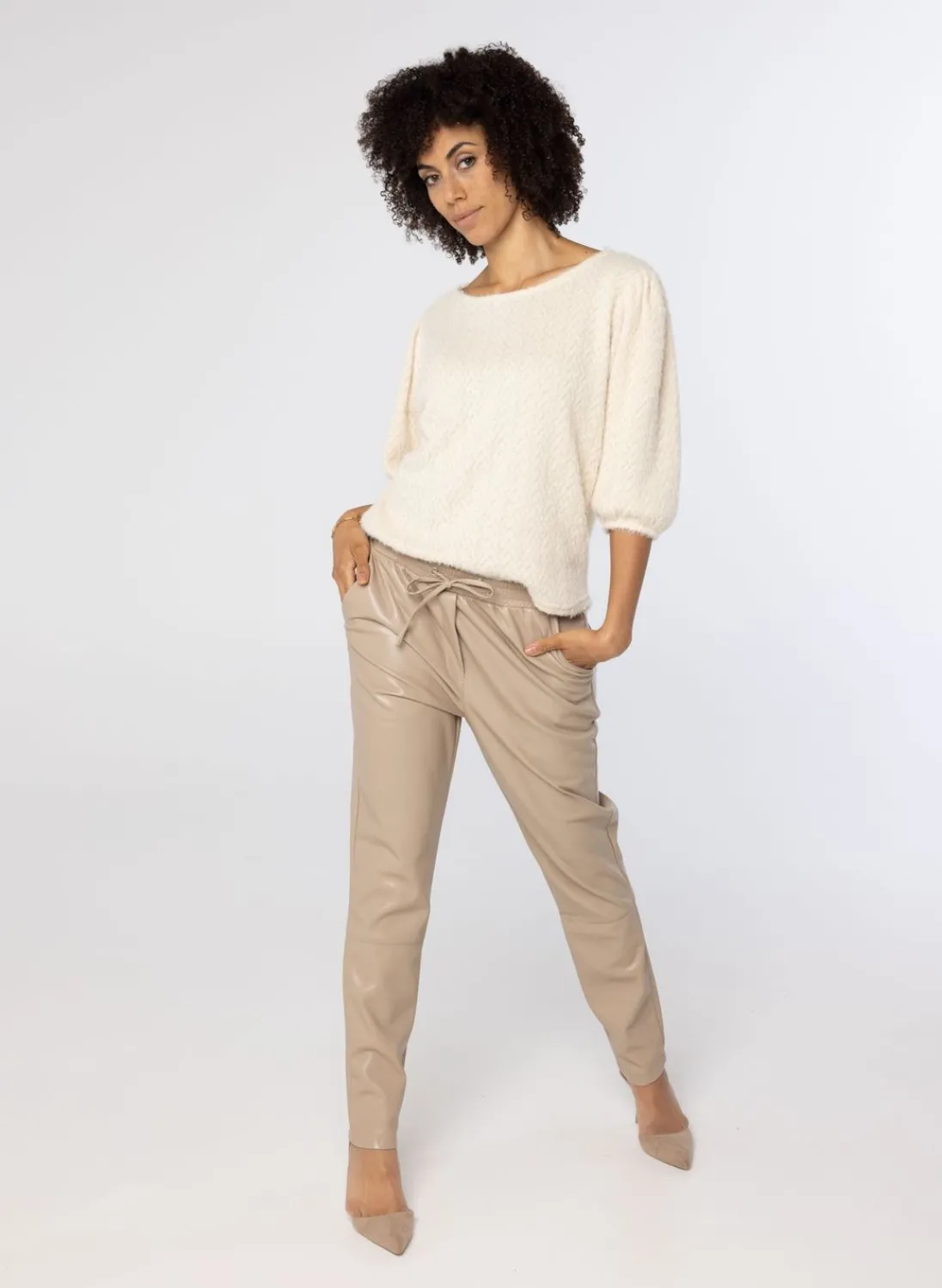 Beige Fluffy Trui-Norah Clearance