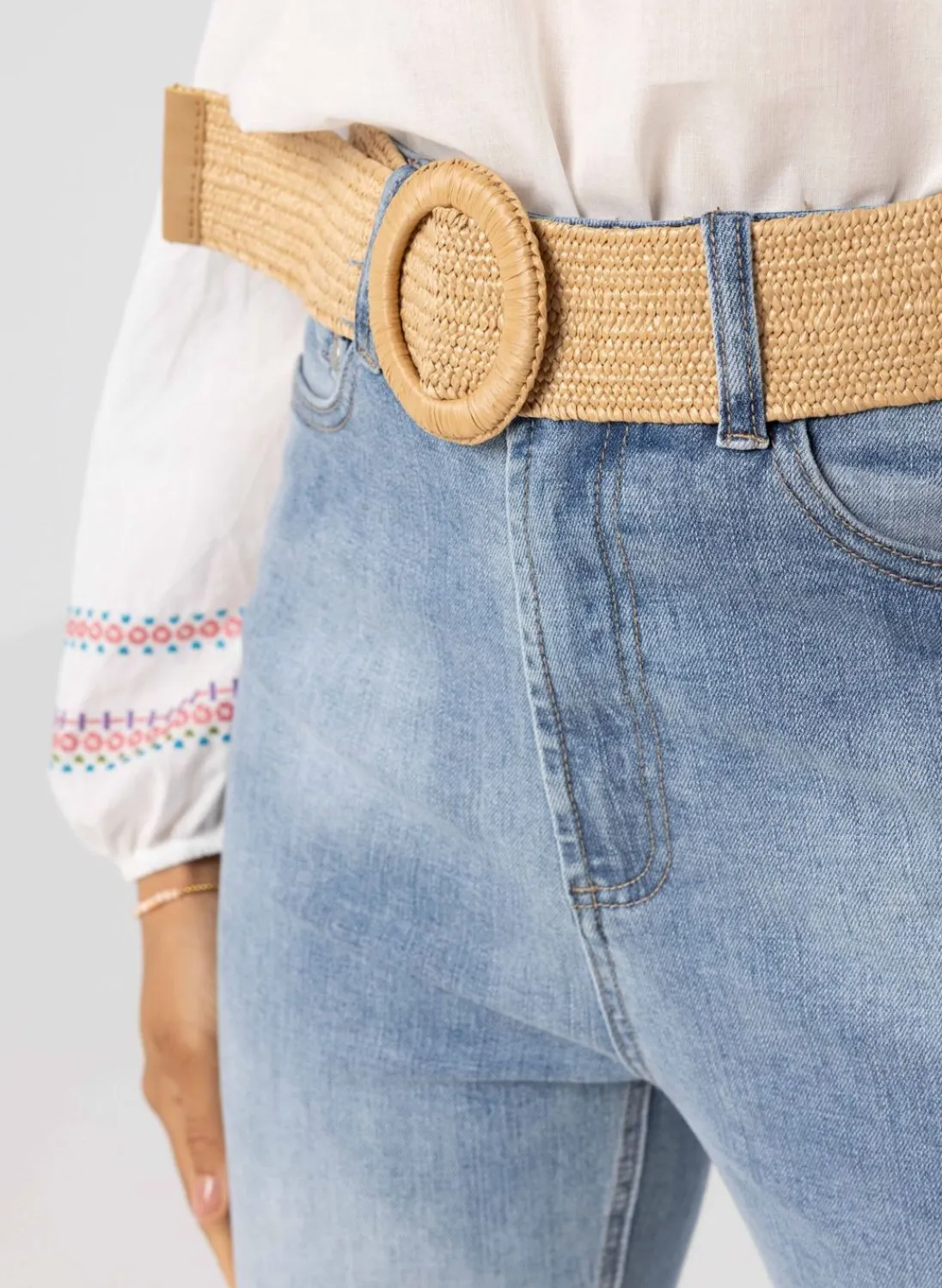 Zandkleurige Riem Met Ronde Gesp-Norah Hot